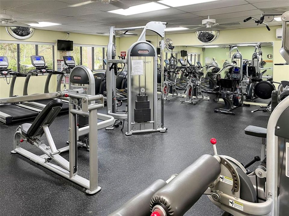 Active With Contract: $310,700 (2 beds, 2 baths, 1215 Square Feet)