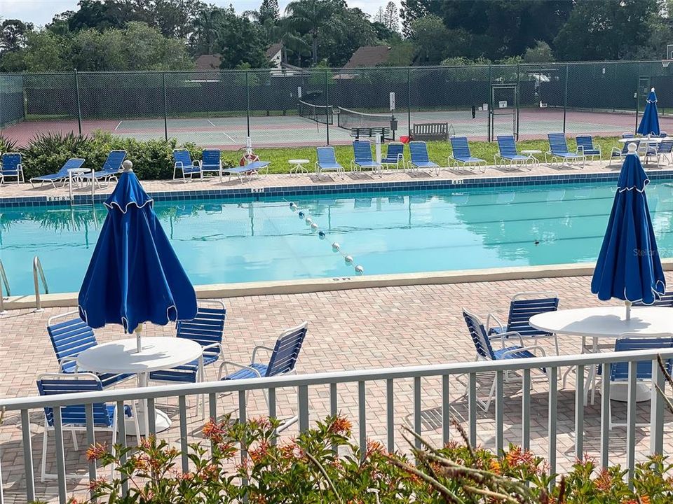 Active With Contract: $310,700 (2 beds, 2 baths, 1215 Square Feet)