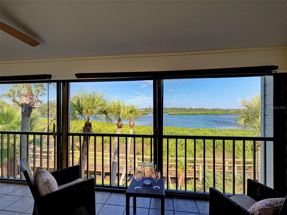 Active With Contract: $310,700 (2 beds, 2 baths, 1215 Square Feet)