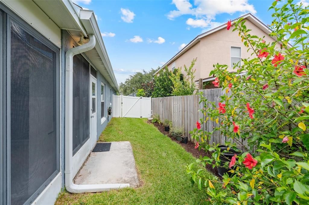 Active With Contract: $479,900 (3 beds, 2 baths, 1870 Square Feet)