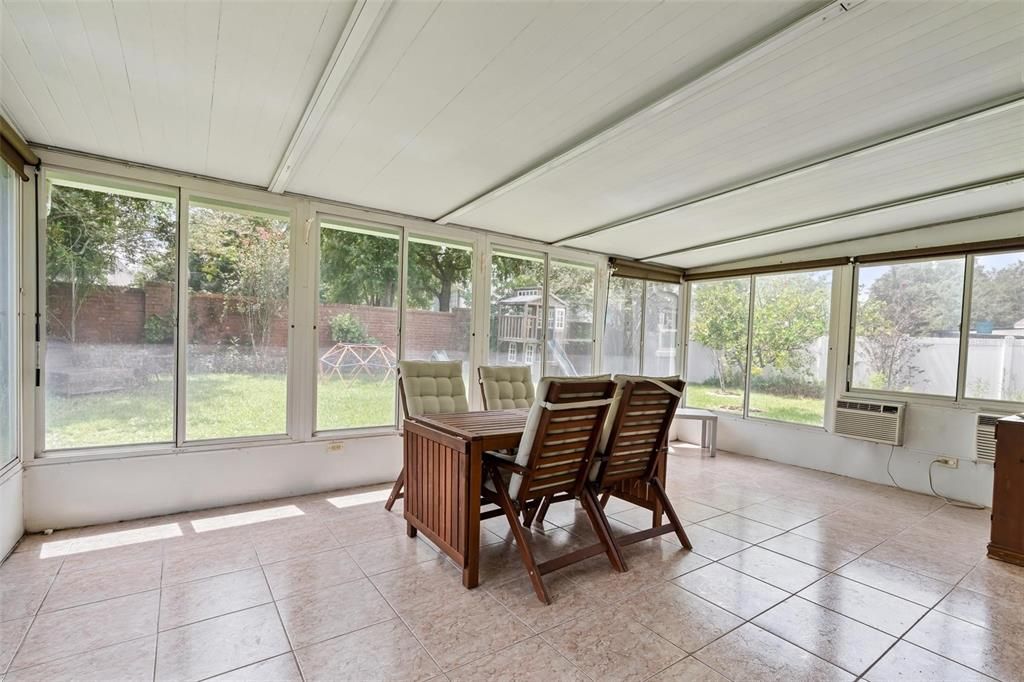 Active With Contract: $479,900 (3 beds, 2 baths, 1870 Square Feet)