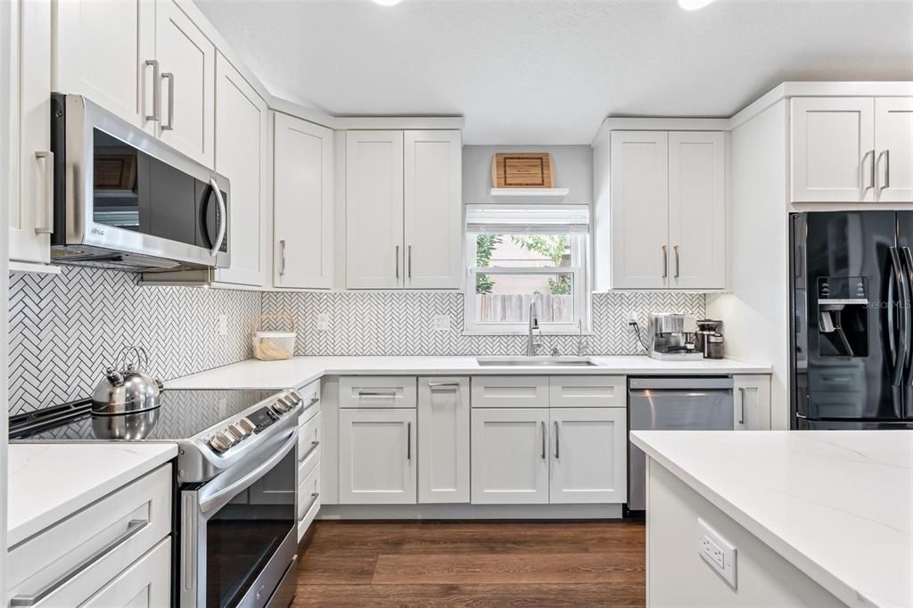 Active With Contract: $479,900 (3 beds, 2 baths, 1870 Square Feet)