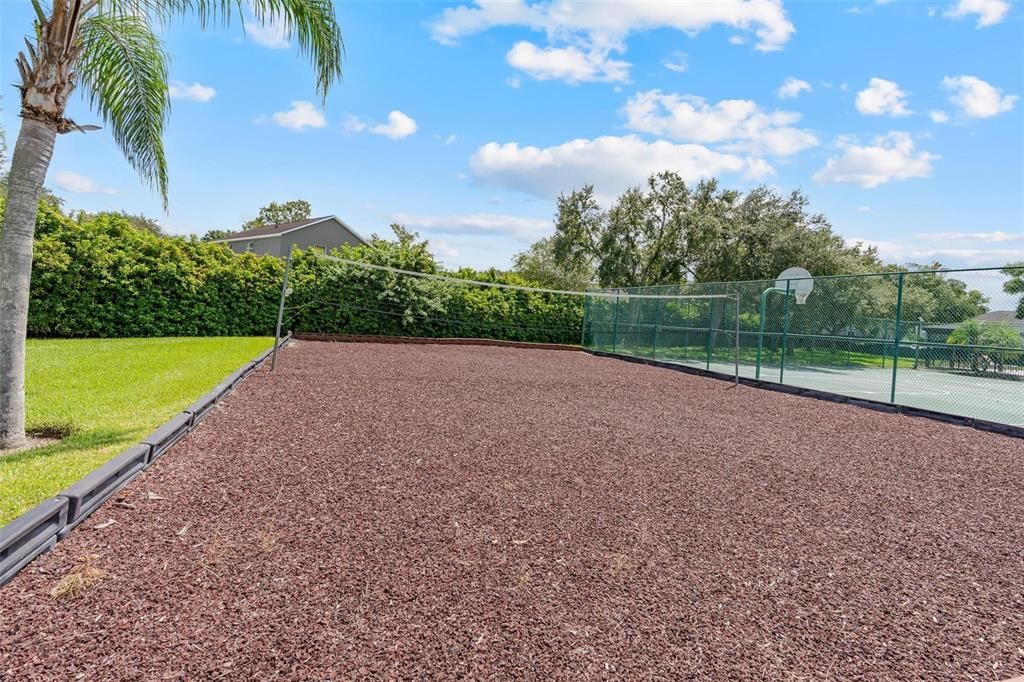 Active With Contract: $479,900 (3 beds, 2 baths, 1870 Square Feet)