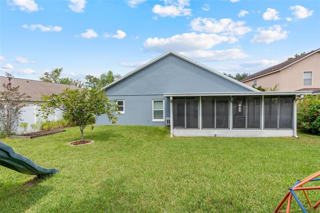 Active With Contract: $479,900 (3 beds, 2 baths, 1870 Square Feet)