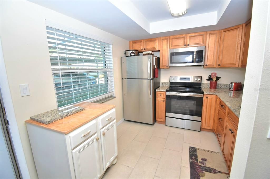 Active With Contract: $150,000 (2 beds, 1 baths, 965 Square Feet)