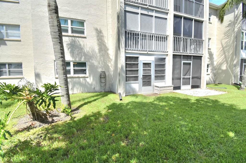 Active With Contract: $150,000 (2 beds, 1 baths, 965 Square Feet)