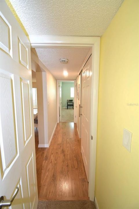 Active With Contract: $150,000 (2 beds, 1 baths, 965 Square Feet)