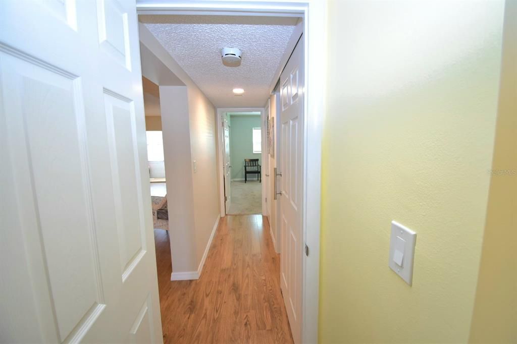 Active With Contract: $150,000 (2 beds, 1 baths, 965 Square Feet)