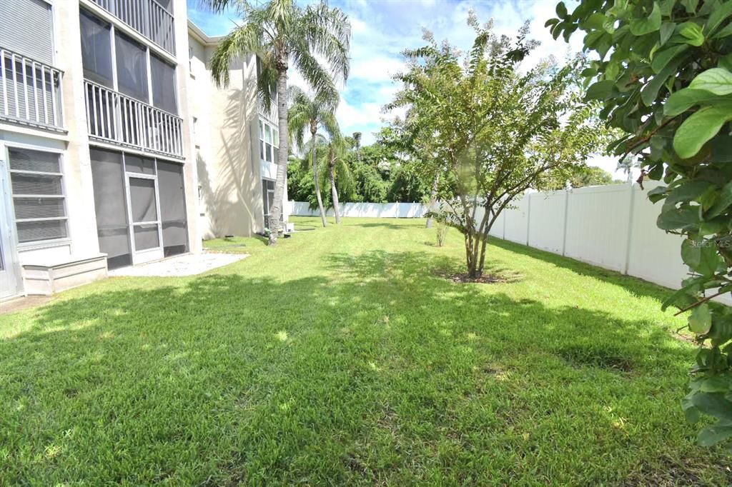 Active With Contract: $150,000 (2 beds, 1 baths, 965 Square Feet)