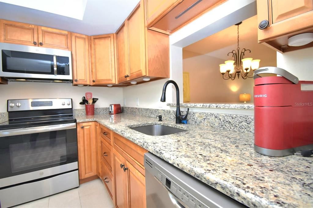 Active With Contract: $150,000 (2 beds, 1 baths, 965 Square Feet)