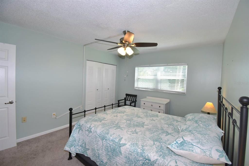 Active With Contract: $150,000 (2 beds, 1 baths, 965 Square Feet)