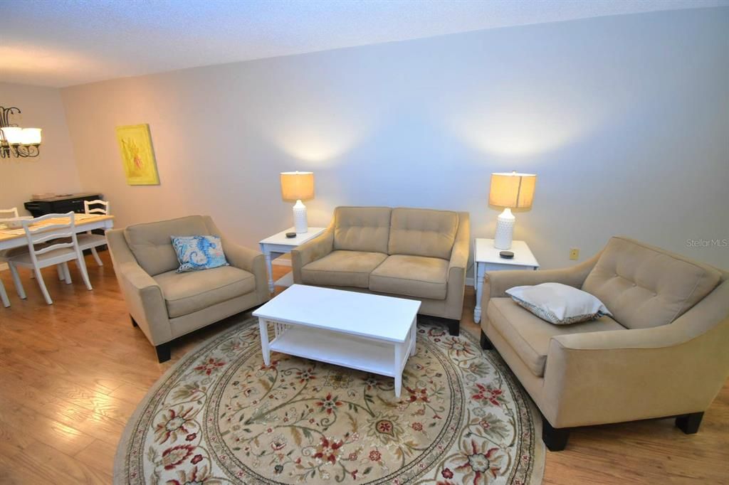 Active With Contract: $150,000 (2 beds, 1 baths, 965 Square Feet)