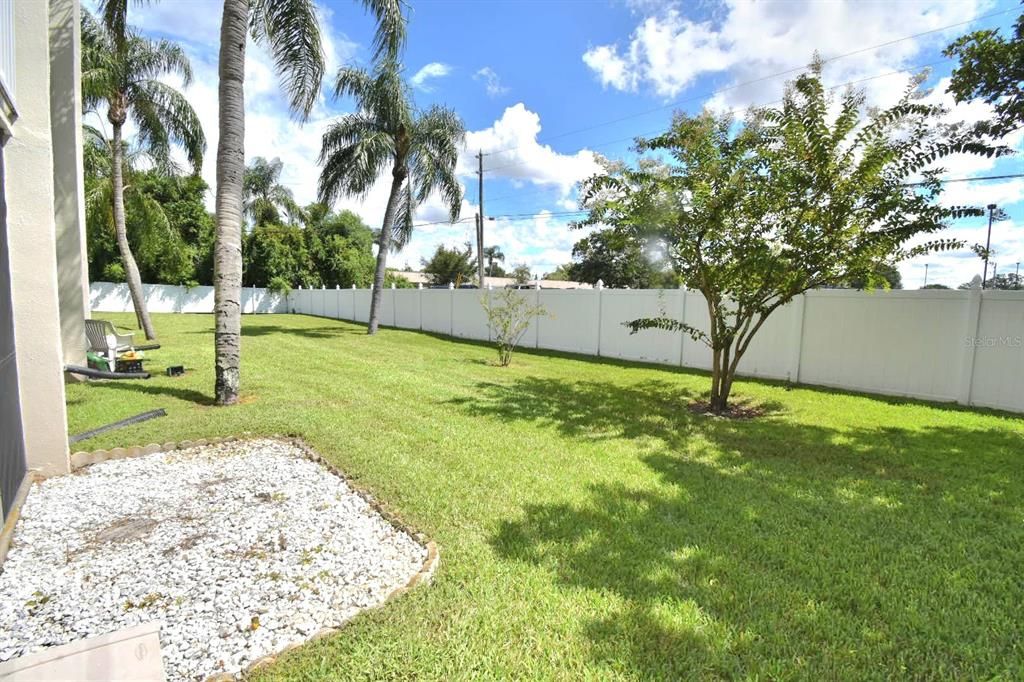 Active With Contract: $150,000 (2 beds, 1 baths, 965 Square Feet)