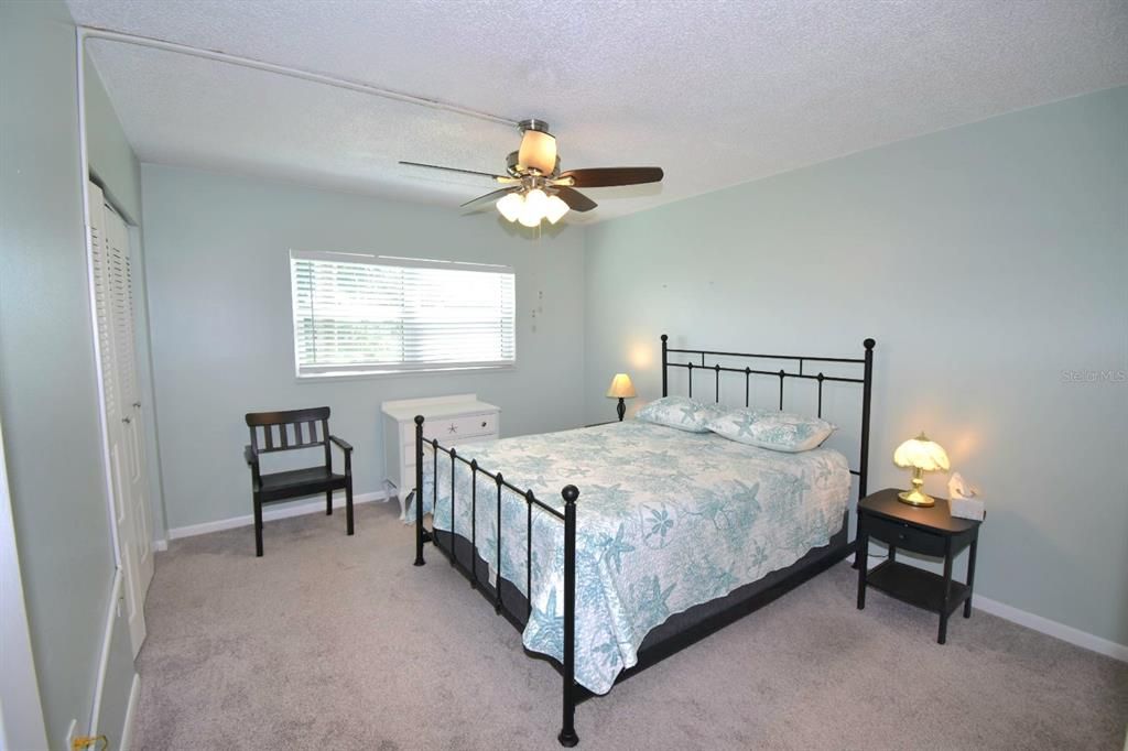 Active With Contract: $150,000 (2 beds, 1 baths, 965 Square Feet)