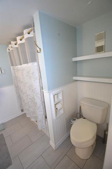 Active With Contract: $150,000 (2 beds, 1 baths, 965 Square Feet)