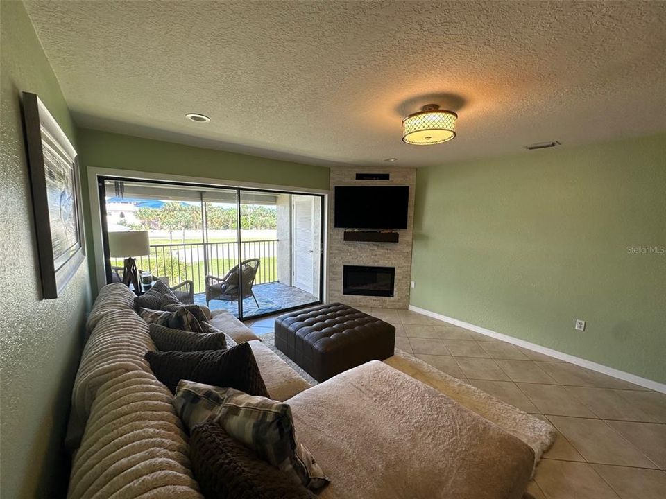 For Rent: $3,600 (2 beds, 2 baths, 1030 Square Feet)