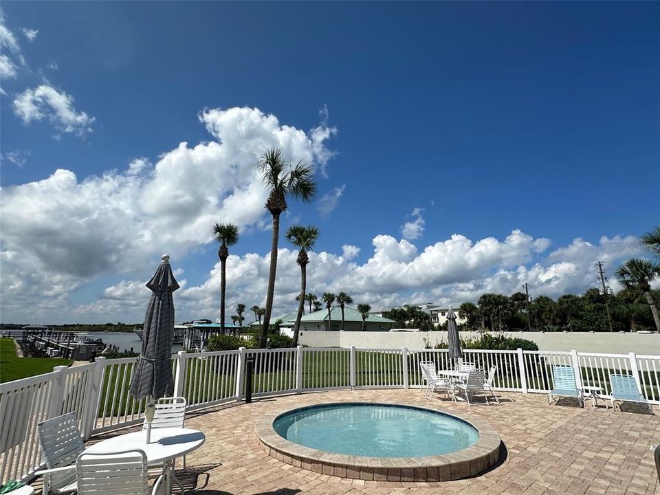 For Rent: $3,600 (2 beds, 2 baths, 1030 Square Feet)