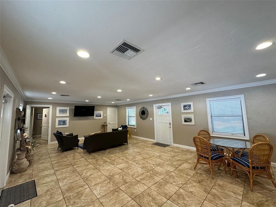 For Rent: $3,600 (2 beds, 2 baths, 1030 Square Feet)