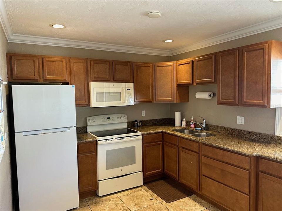 For Rent: $3,600 (2 beds, 2 baths, 1030 Square Feet)