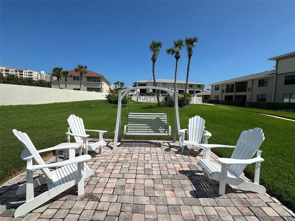 For Rent: $3,600 (2 beds, 2 baths, 1030 Square Feet)