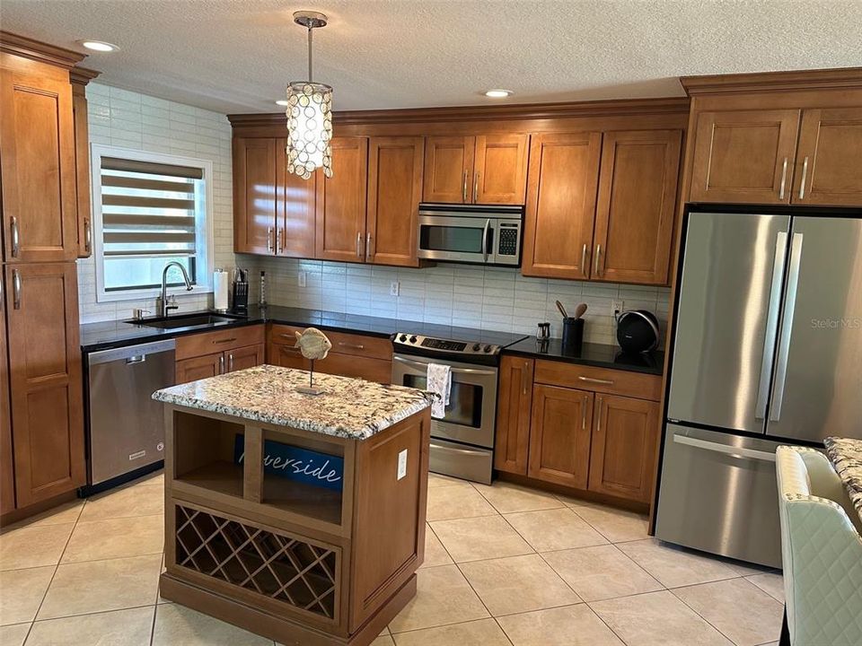 For Rent: $3,600 (2 beds, 2 baths, 1030 Square Feet)