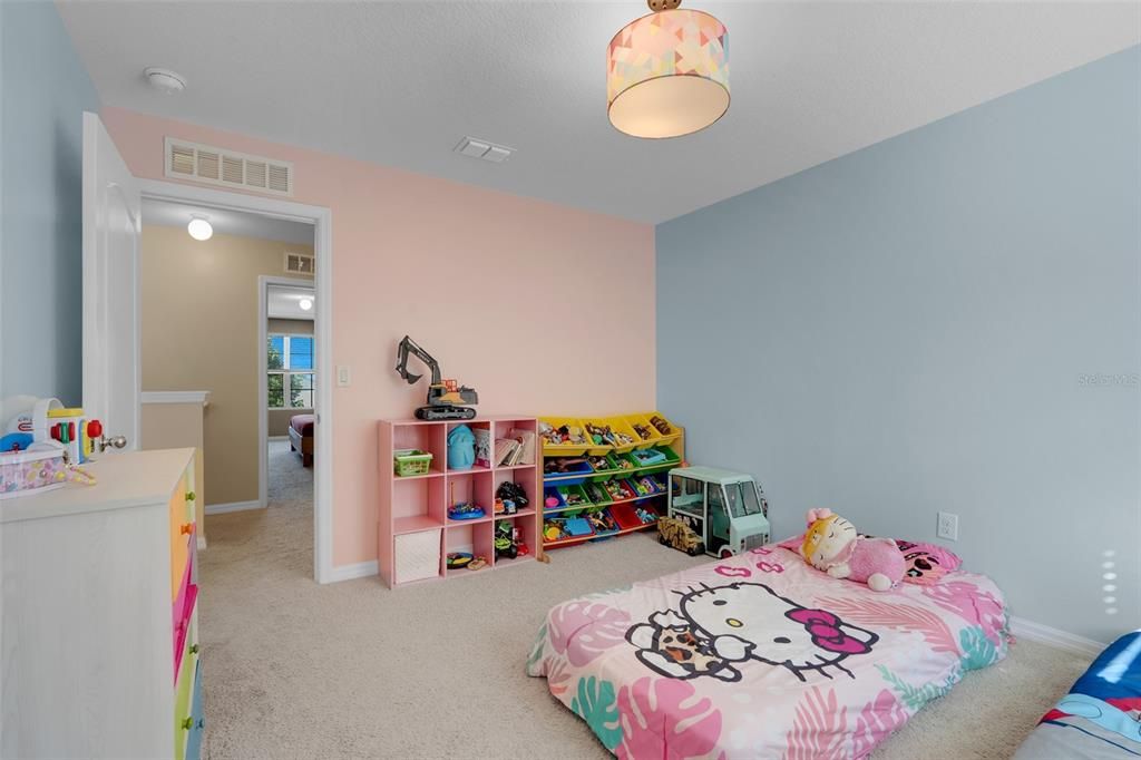 Под контрактом: $435,000 (5 спален, 3 ванн, 2674 Квадратных фут)