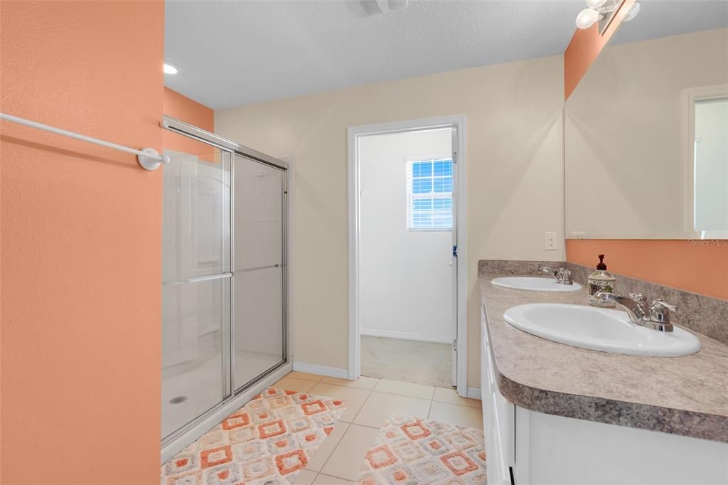 Под контрактом: $435,000 (5 спален, 3 ванн, 2674 Квадратных фут)