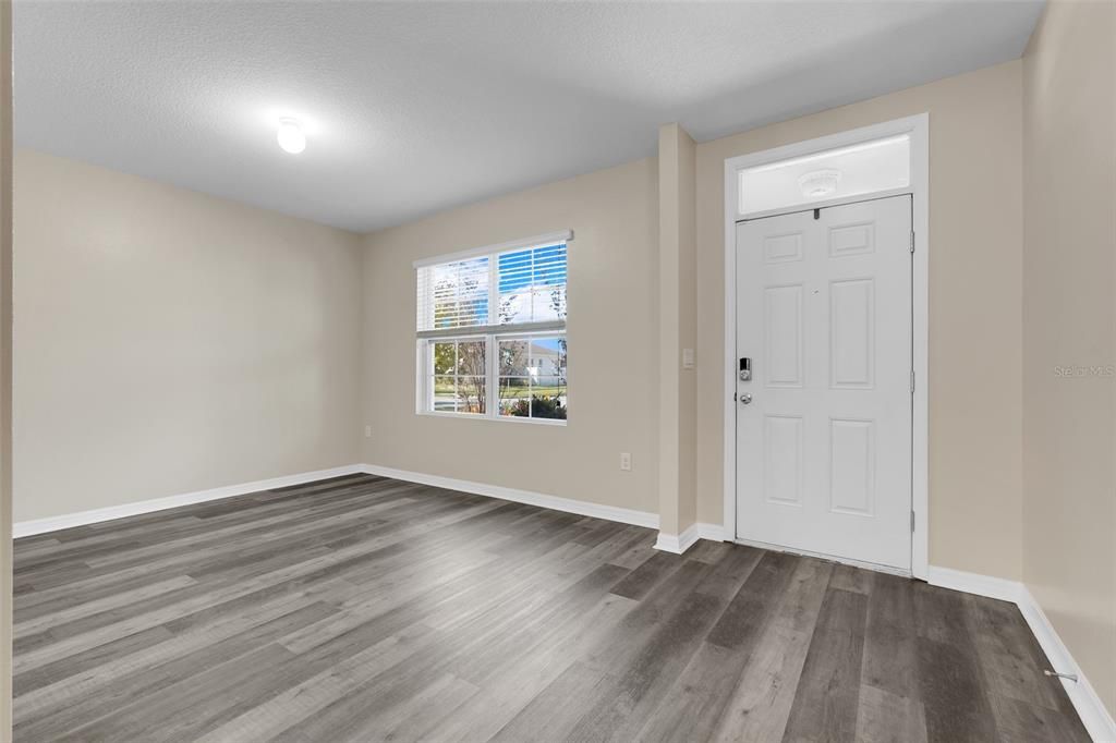 Под контрактом: $435,000 (5 спален, 3 ванн, 2674 Квадратных фут)