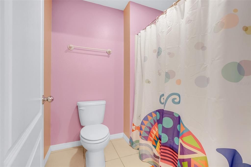 Под контрактом: $435,000 (5 спален, 3 ванн, 2674 Квадратных фут)