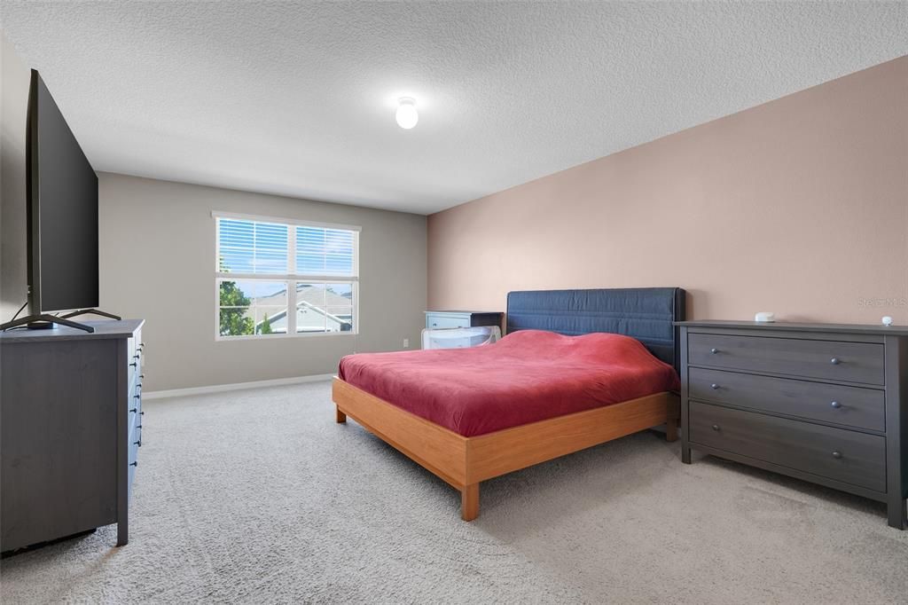 Под контрактом: $435,000 (5 спален, 3 ванн, 2674 Квадратных фут)