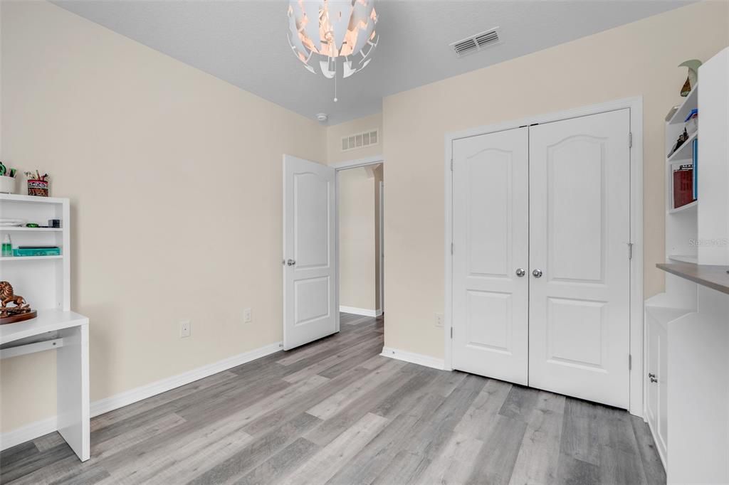 Под контрактом: $435,000 (5 спален, 3 ванн, 2674 Квадратных фут)