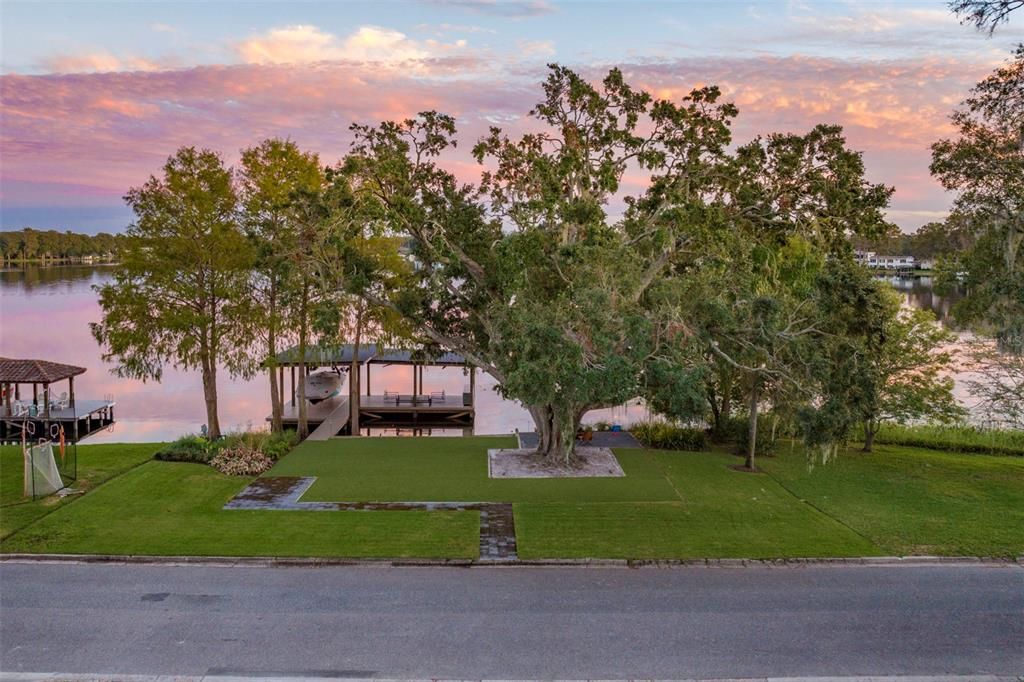 For Rent: $22,500 (5 beds, 7 baths, 6709 Square Feet)