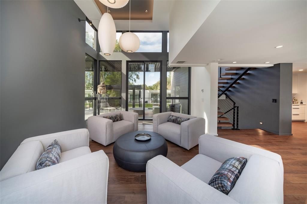 For Rent: $22,500 (5 beds, 7 baths, 6709 Square Feet)