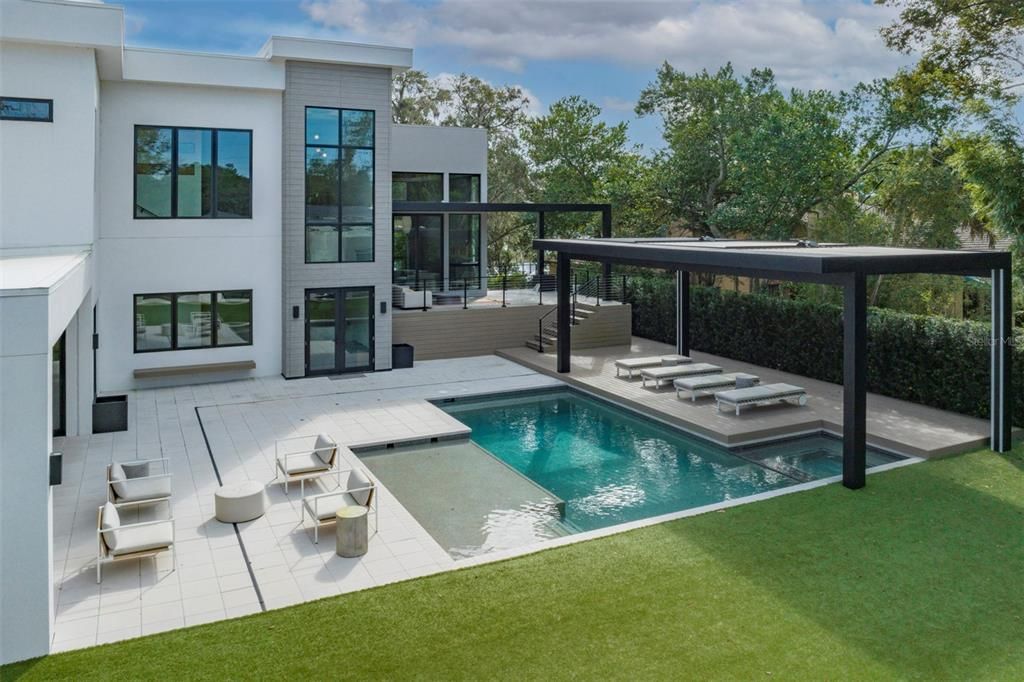 For Rent: $22,500 (5 beds, 7 baths, 6709 Square Feet)