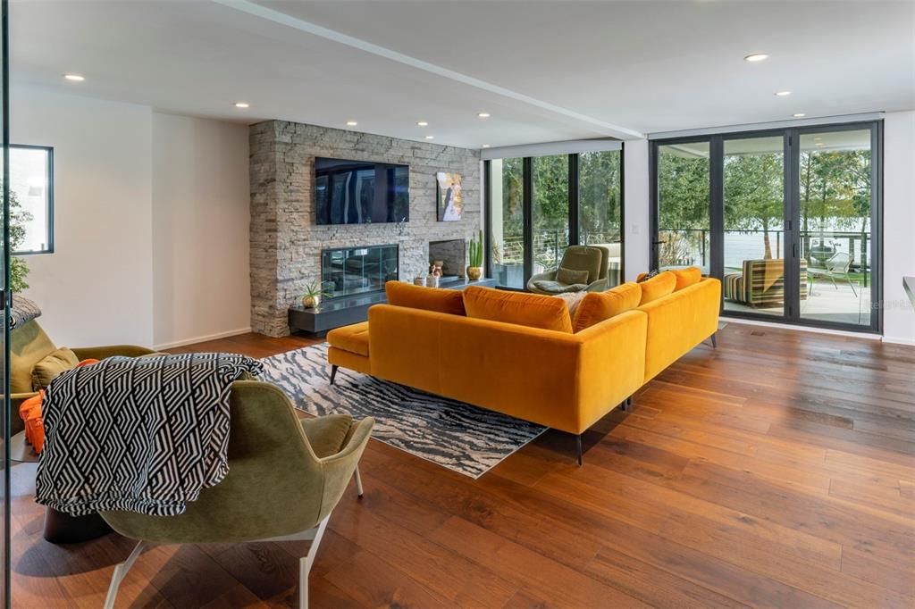 For Rent: $22,500 (5 beds, 7 baths, 6709 Square Feet)