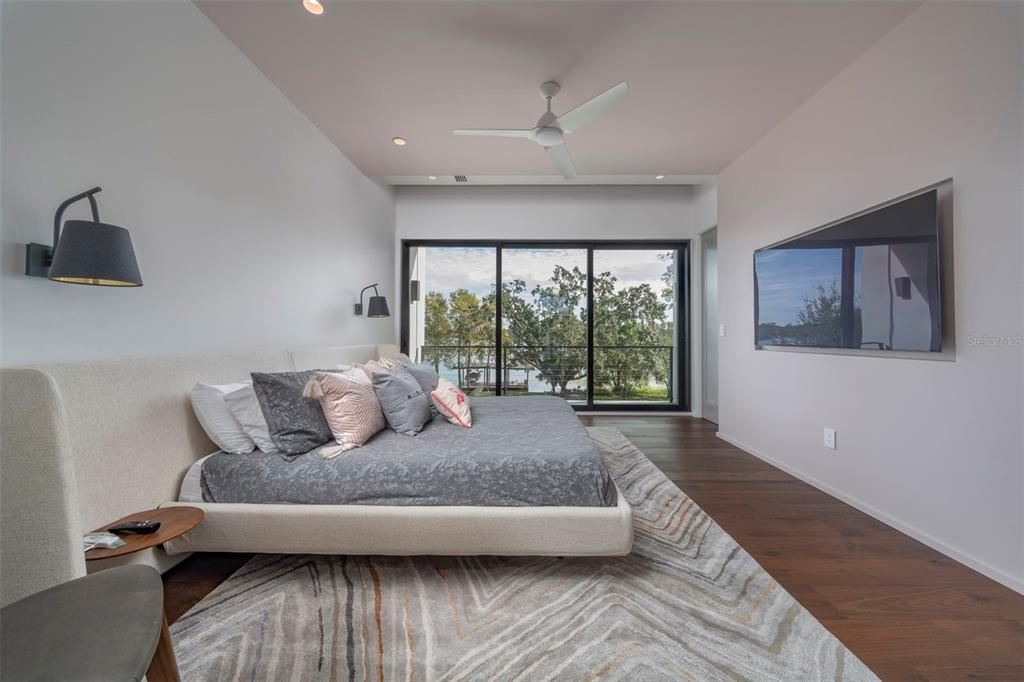 For Rent: $22,500 (5 beds, 7 baths, 6709 Square Feet)