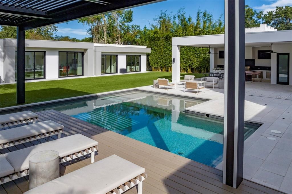 For Rent: $22,500 (5 beds, 7 baths, 6709 Square Feet)