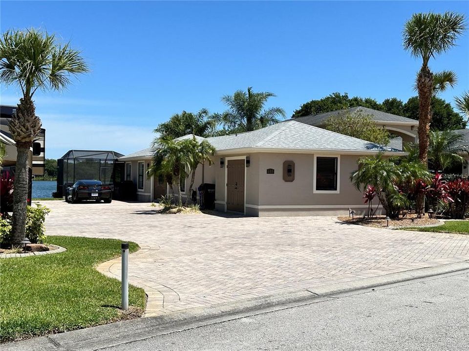 For Sale: $499,000 (1 beds, 1 baths, 1172 Square Feet)