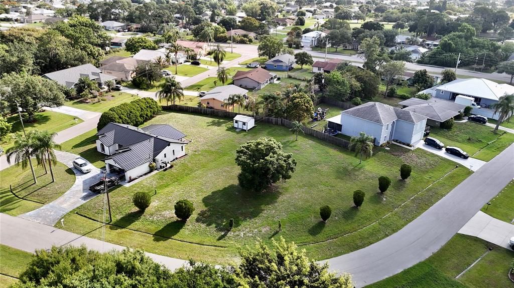 На продажу: $213,000 (0.30 acres)