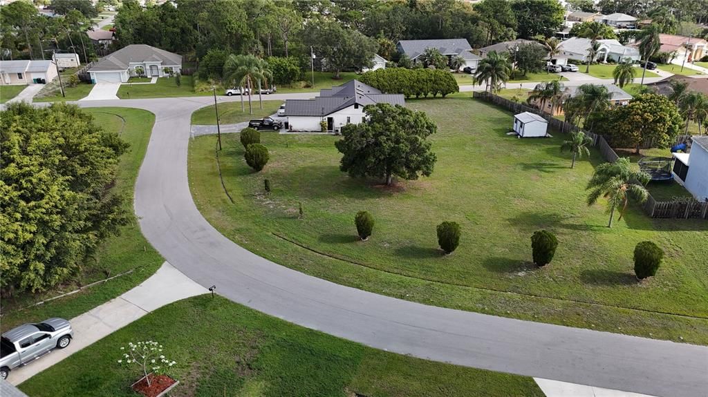 На продажу: $213,000 (0.30 acres)