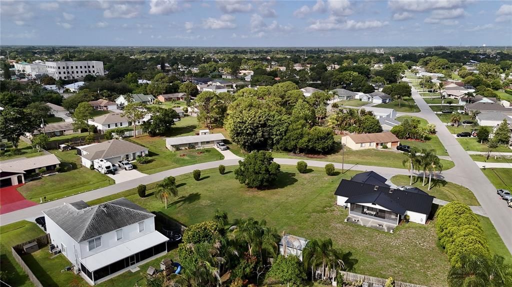 На продажу: $213,000 (0.30 acres)