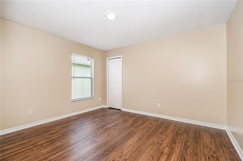 For Sale: $289,900 (4 beds, 2 baths, 1902 Square Feet)