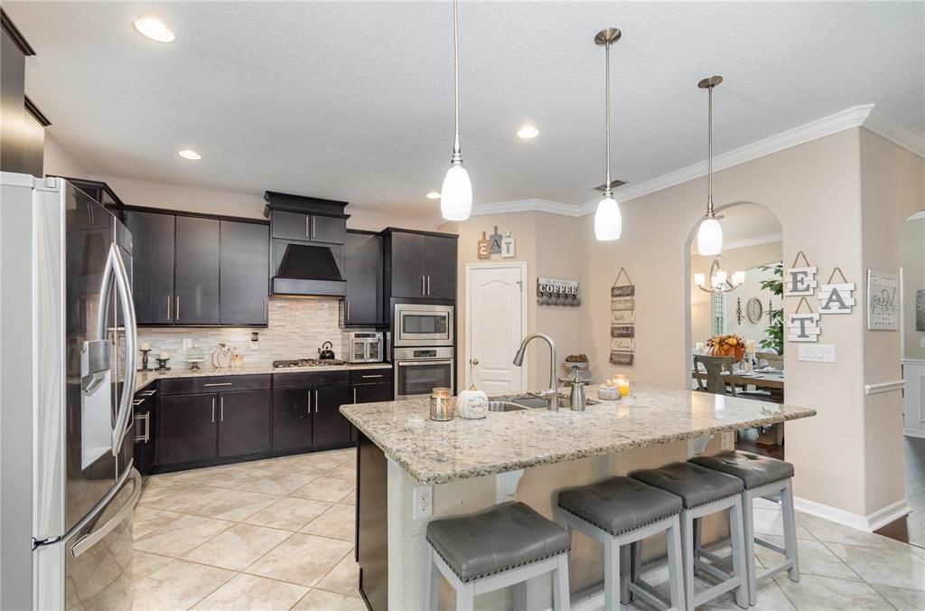 待售: $639,000 (4 贝兹, 4 浴室, 3854 平方英尺)