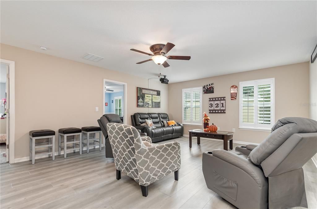 待售: $639,000 (4 贝兹, 4 浴室, 3854 平方英尺)