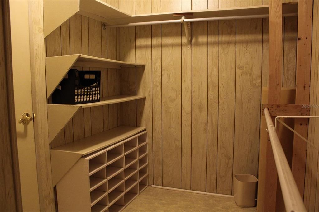 待售: $135,000 (2 贝兹, 2 浴室, 1104 平方英尺)