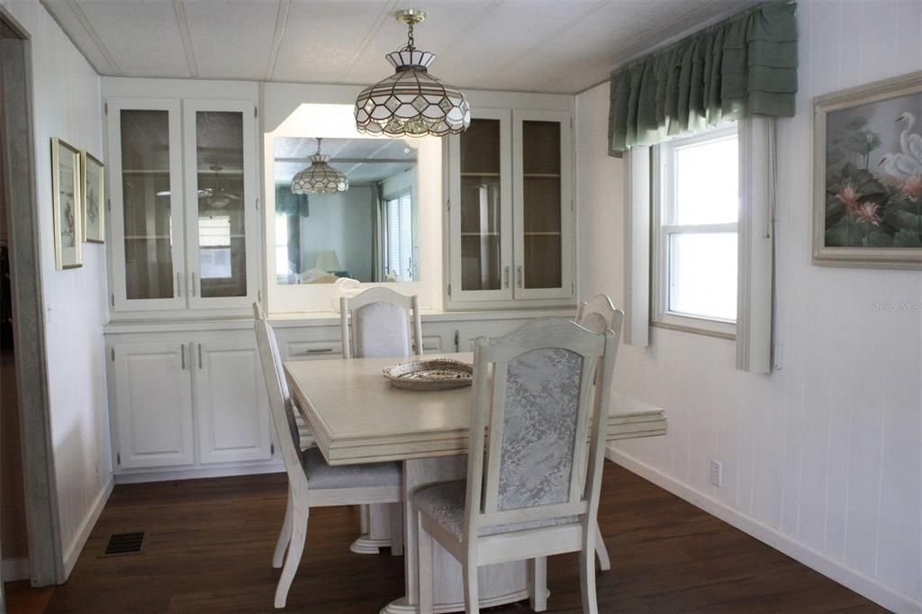 待售: $135,000 (2 贝兹, 2 浴室, 1104 平方英尺)