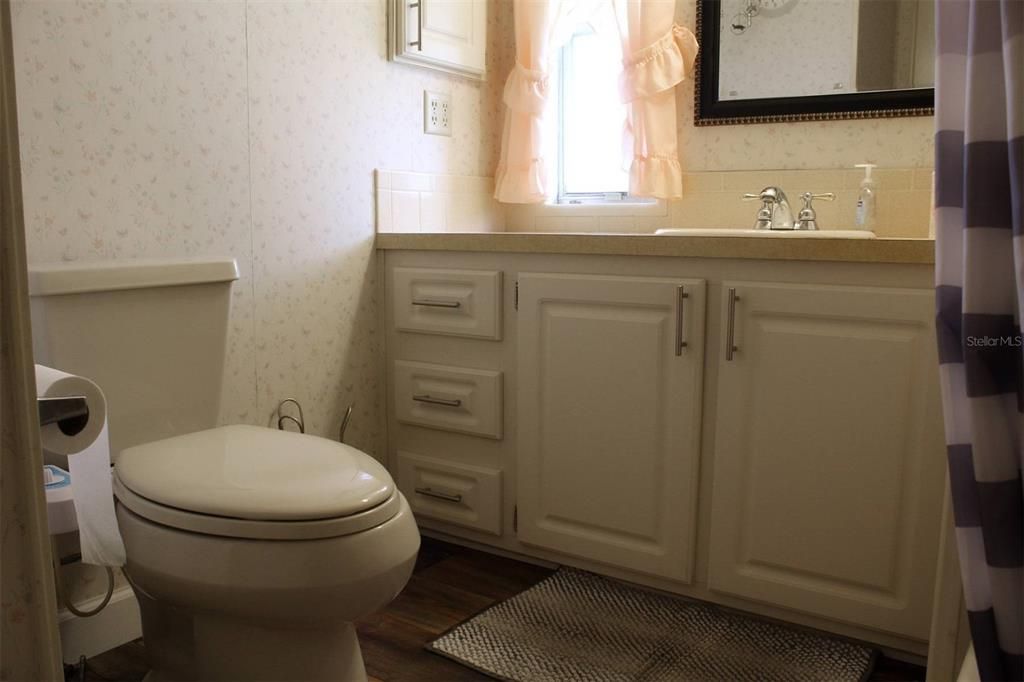 待售: $135,000 (2 贝兹, 2 浴室, 1104 平方英尺)