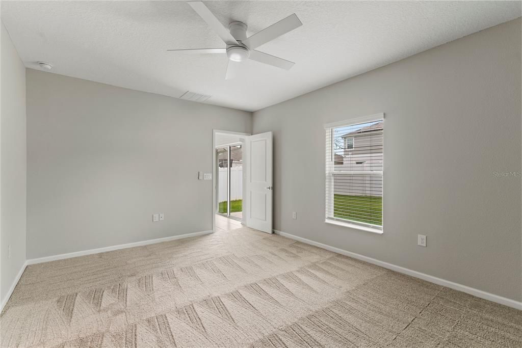 На продажу: $324,900 (3 спален, 2 ванн, 1432 Квадратных фут)