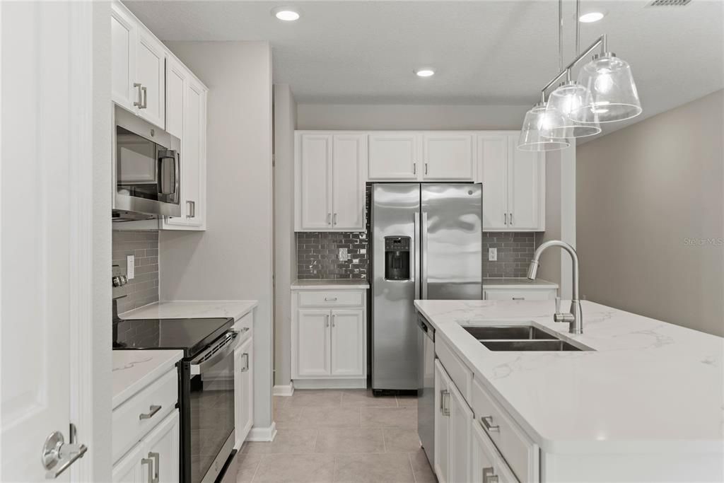 На продажу: $324,900 (3 спален, 2 ванн, 1432 Квадратных фут)