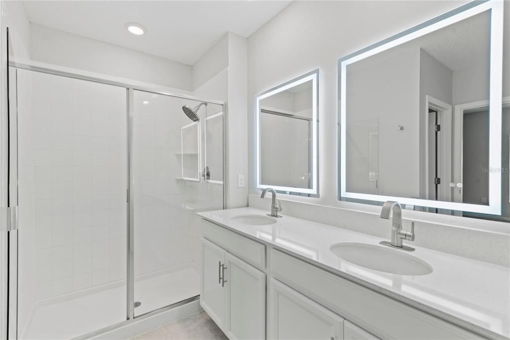 На продажу: $324,900 (3 спален, 2 ванн, 1432 Квадратных фут)